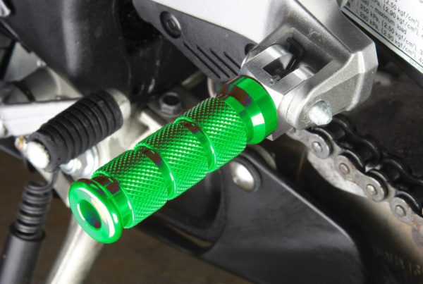 BikeTek Alloy Round Sports Footpegs Suzuki Rider/Pillion Green Type 1